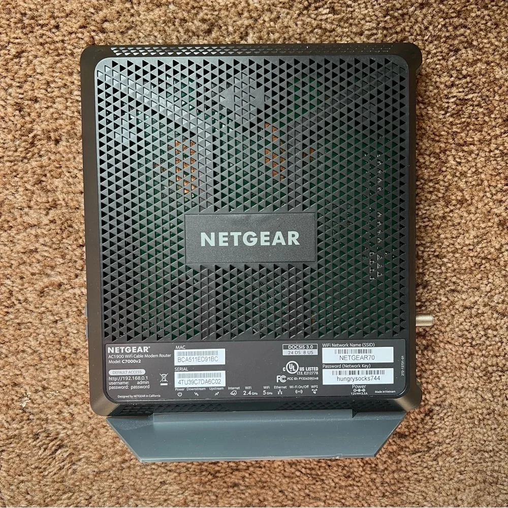 NETGEAR Nighthawk Cable Modem WiFi Router AC1900 Built-In DOCSIS - Picture 3 of 15